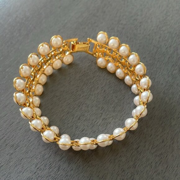 Vintage Avon Bracelet Faux Pearl Gold Tone Chain Link Grandmacore Classic - Picture 5 of 6